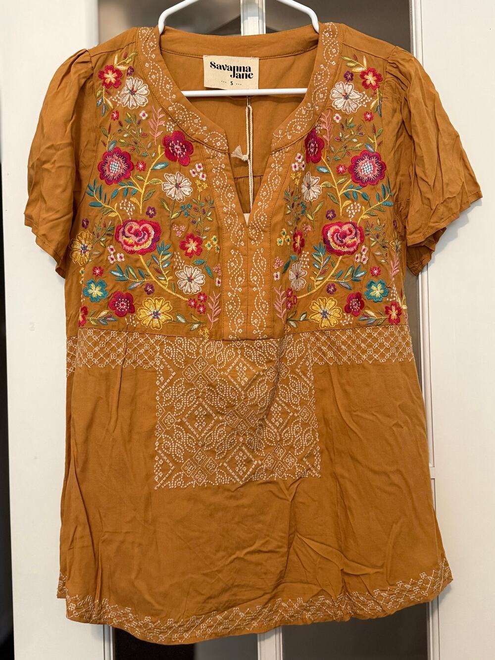 Savanna Jane boho floral embroidered gold short sleeve sleeve top Small NWT